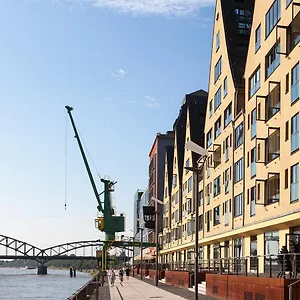 Privatunterkunft Großzügiges Mit Badezimmer In Rheinwohnung Köln